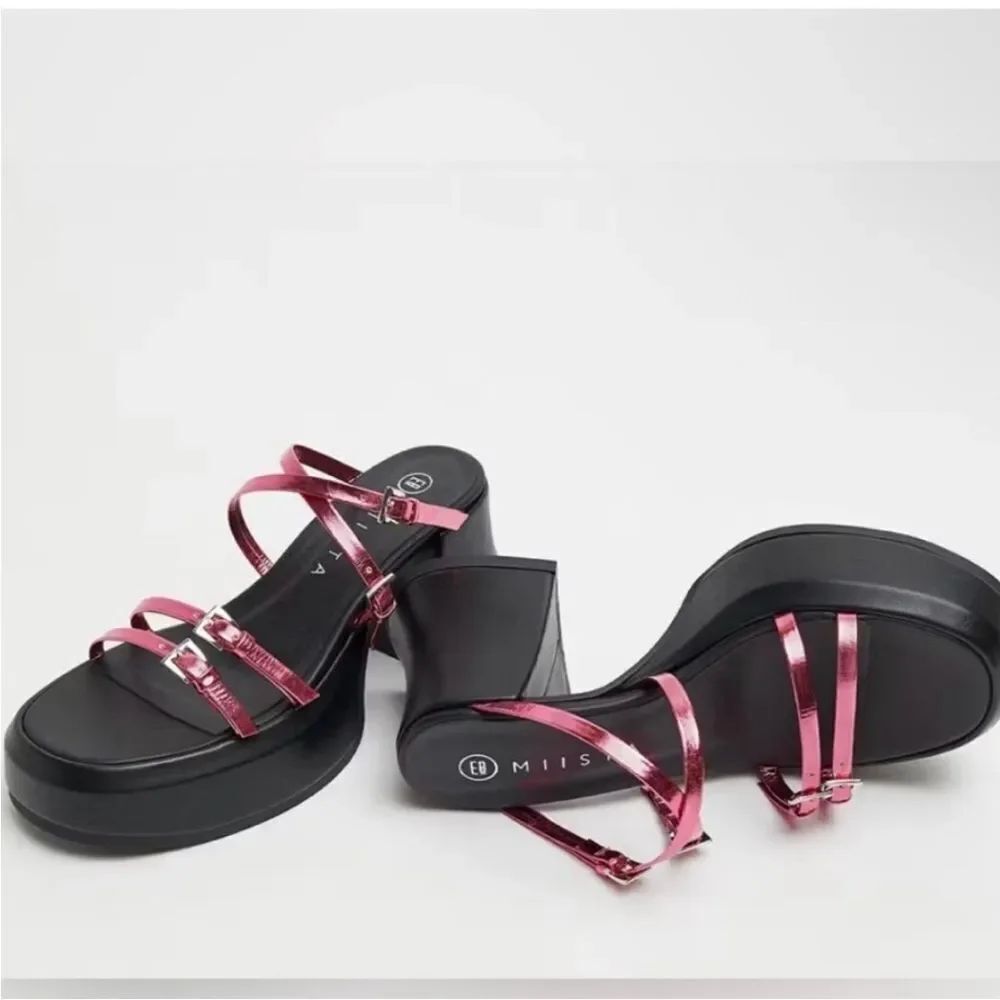 E8 by Miista Platform  Slippers  Nara Pink Metallic Sandals 
Urban Outfitters